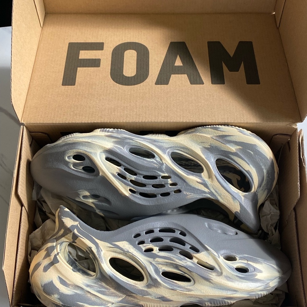 COPY - Foam Runner Originals sz 8 (Men’s) sz 10 (women’s)